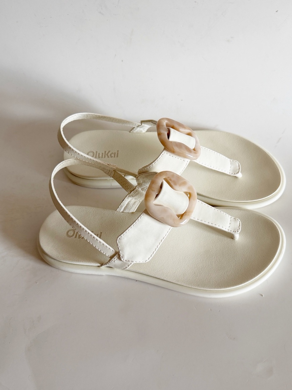 Olukai Womens White Sand La’i T-Bar Thong Slingback Sandal size 6 - Picture 2 of 6